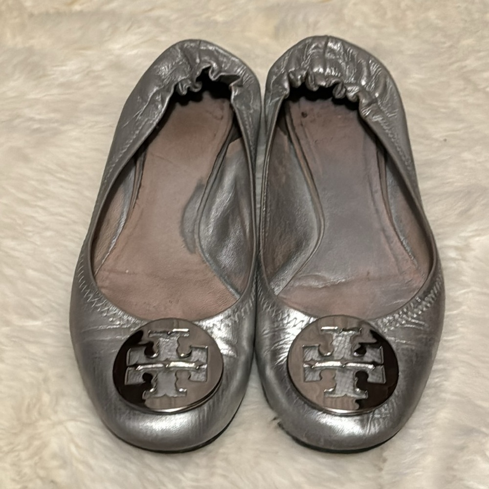 Tory Burch Miller silver metallic flat 7.5